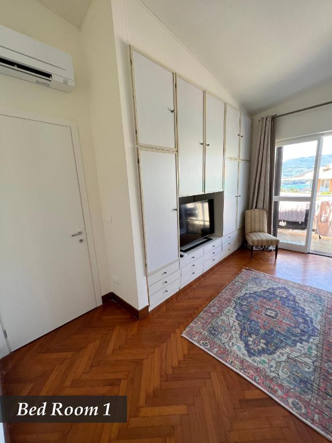 Nautilus Vista Mare Mozzafiato A 180 Gradi- Posto Auto Privato - 2 Camere Matrimoniali Piu 1 Divano Letto Singolo-Sky,Netflix-Wifi 200Mg Rapallo Luaran gambar